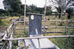 La tombe de Gustaaf Hulstaert  Bamanya